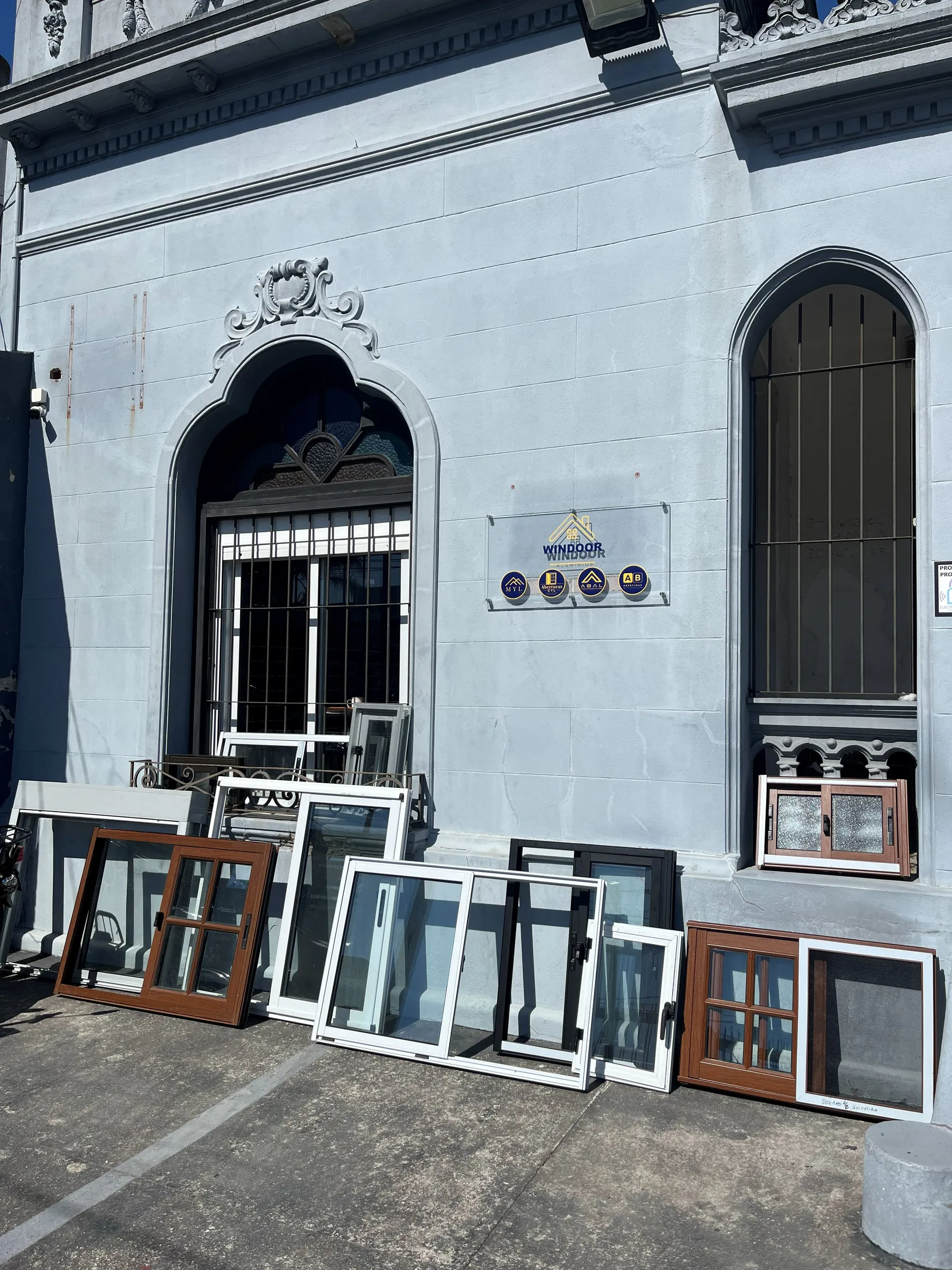 Local de Windoor Aluminios en Sayago, Montevideo